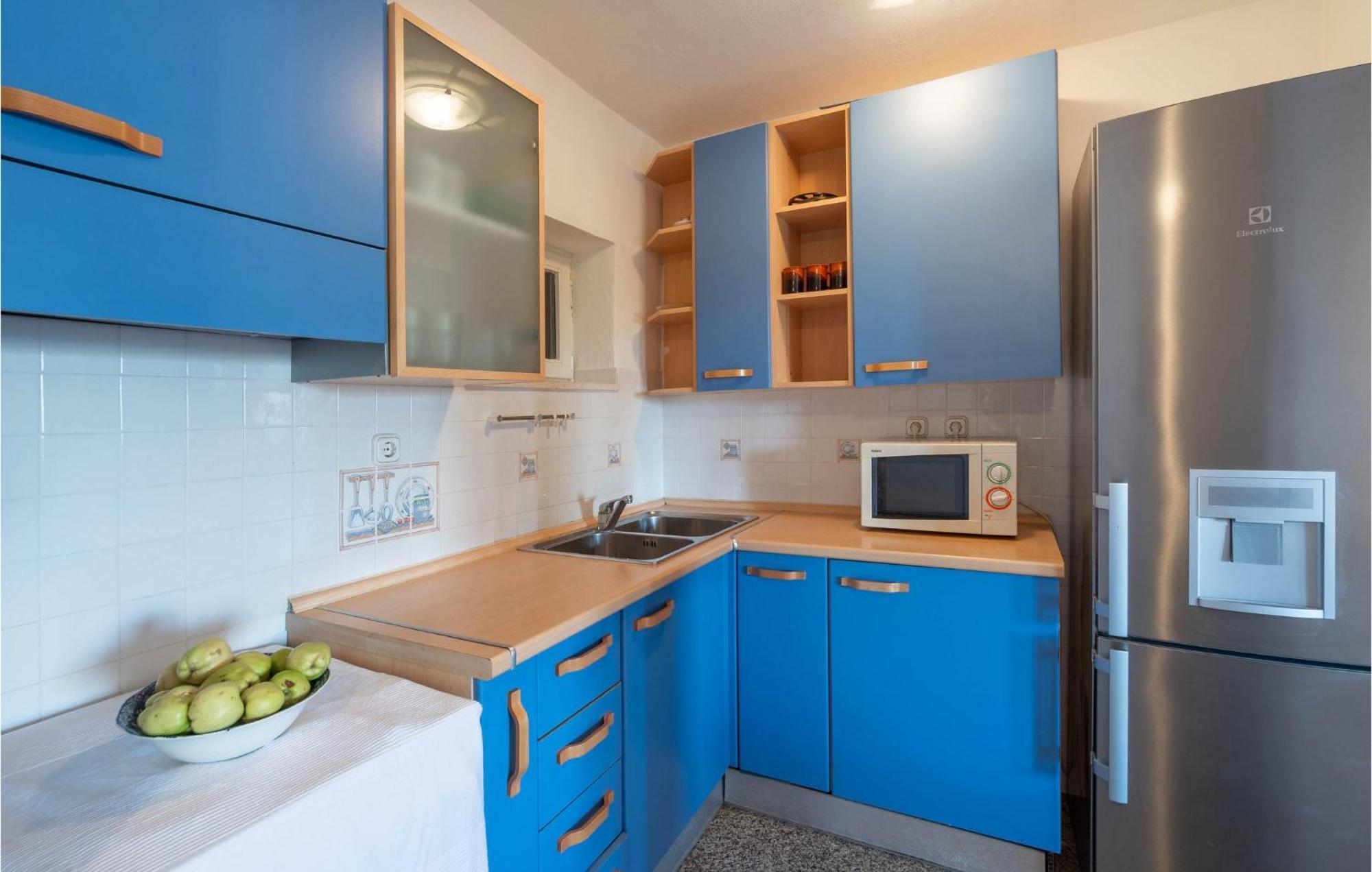 Cozy Home In Postira With Kitchen Eksteriør bilde